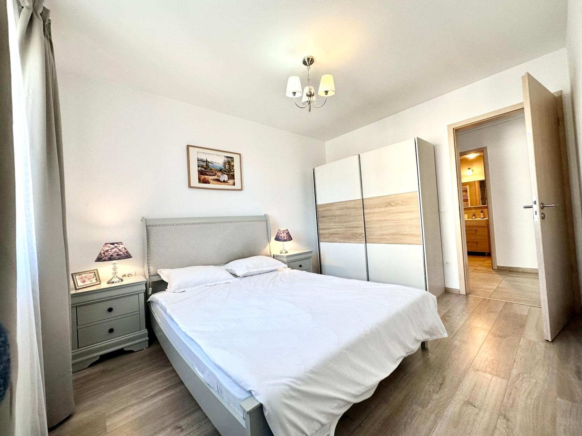 Kasper Coresi Mall - Rise Private Apartments & Suites Braszów Zewnętrze zdjęcie