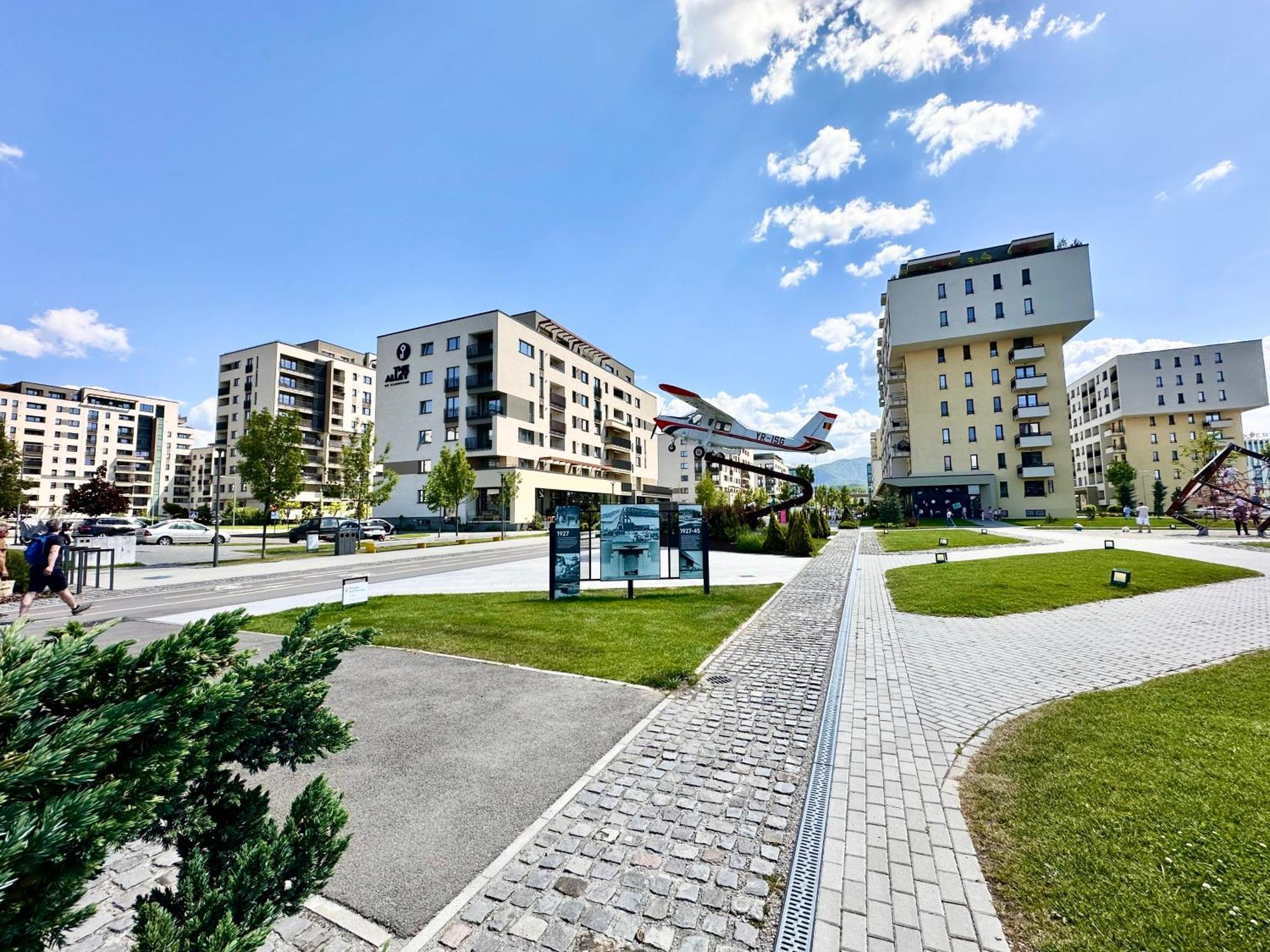 Kasper Coresi Mall - Rise Private Apartments & Suites Braszów Zewnętrze zdjęcie