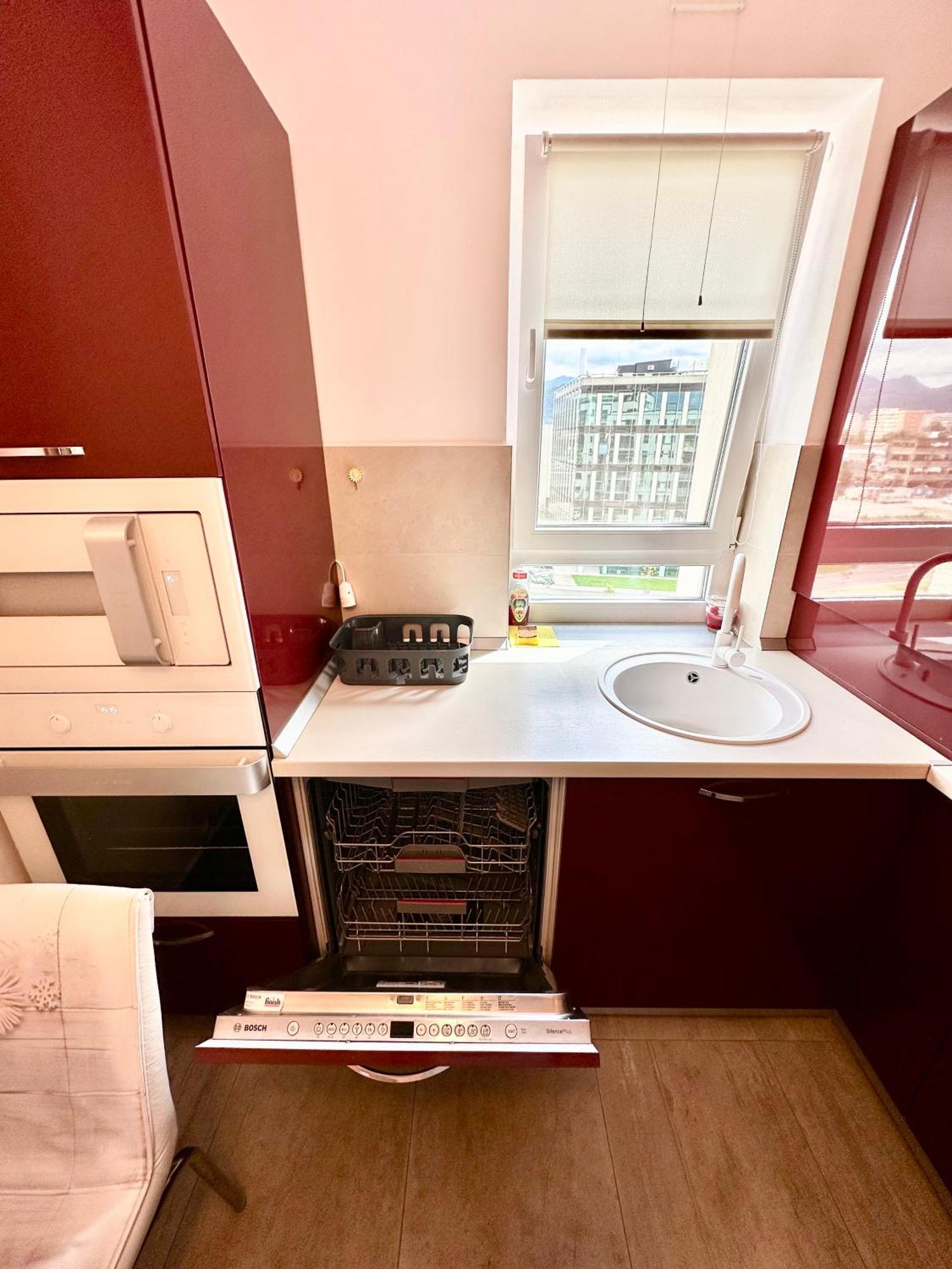 Kasper Coresi Mall - Rise Private Apartments & Suites Braszów Zewnętrze zdjęcie