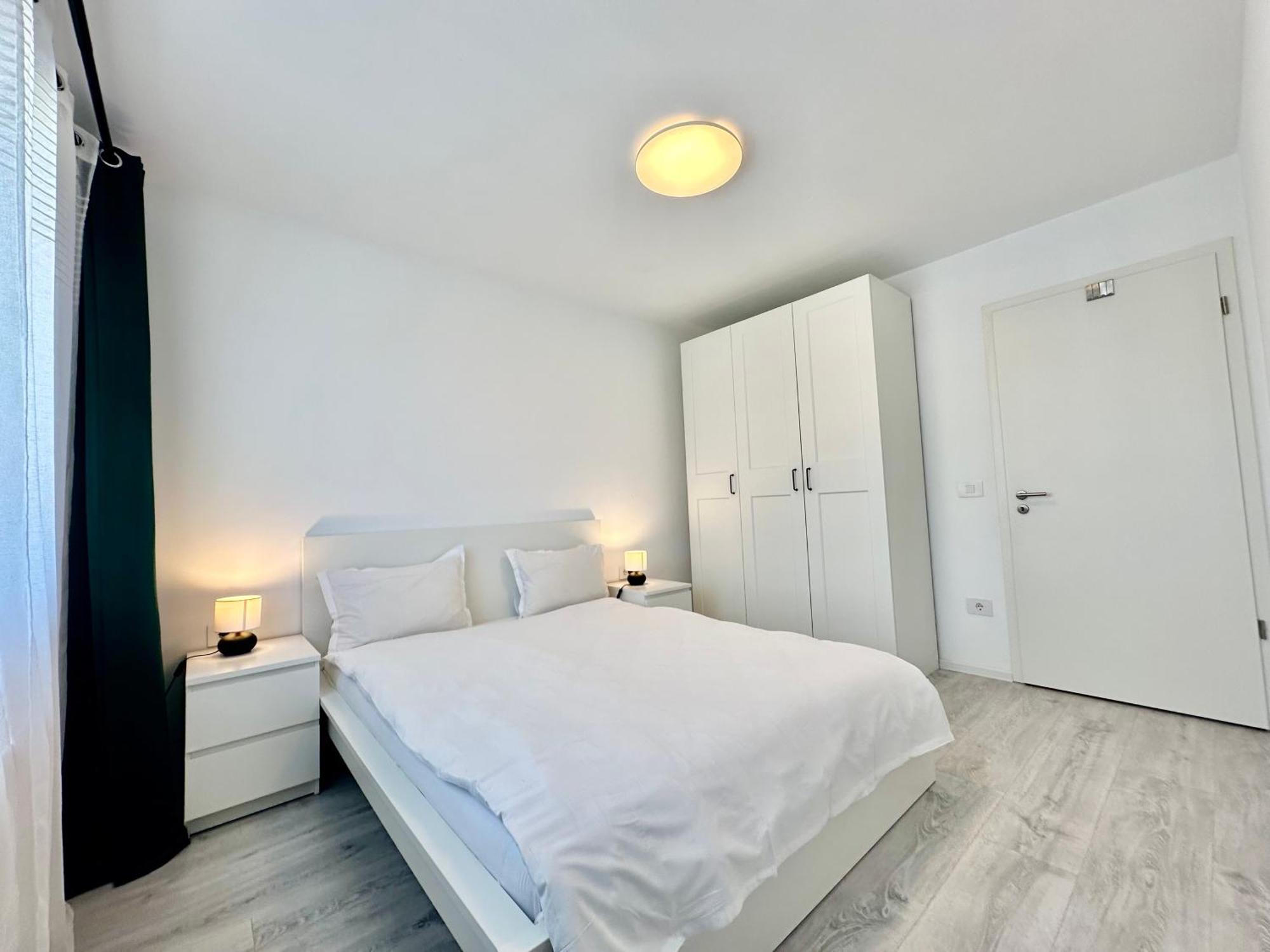 Kasper Coresi Mall - Rise Private Apartments & Suites Braszów Zewnętrze zdjęcie