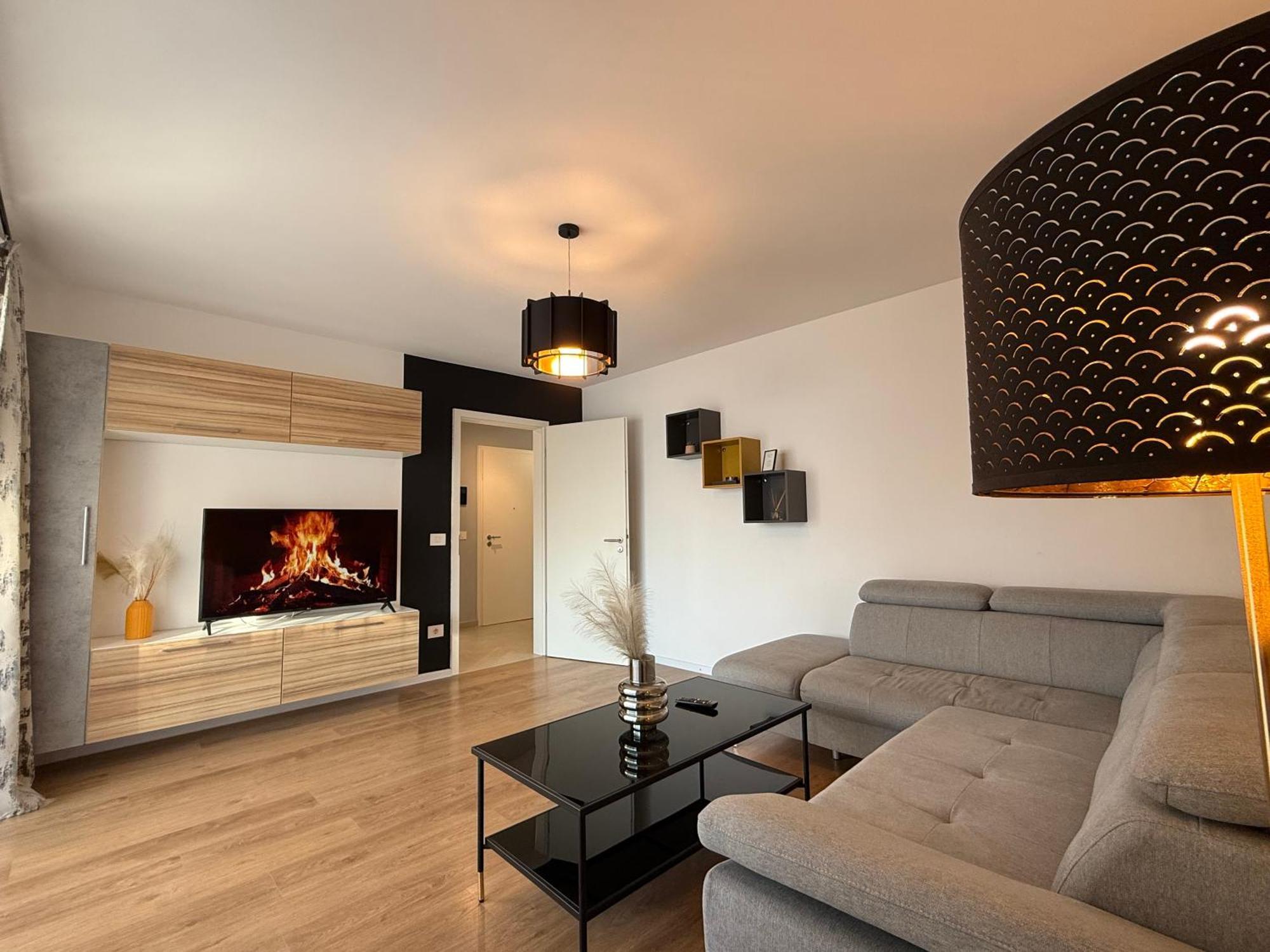 Kasper Coresi Mall - Rise Private Apartments & Suites Braszów Zewnętrze zdjęcie